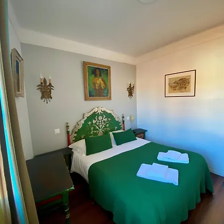 Des Templiers Hotel 2*