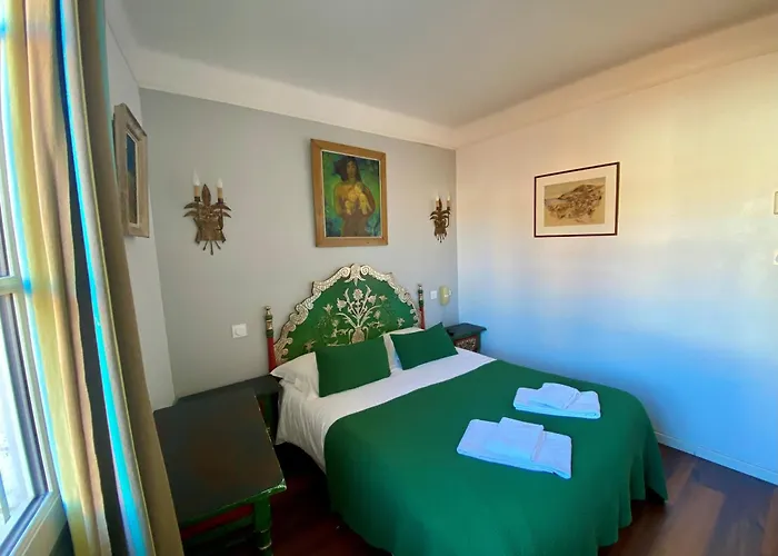 Des Templiers Hotel 2*